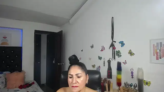 mature_bigboobs10 webcam