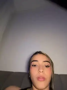 KYLIE_JONES6