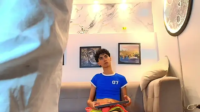 BOYS_PLAY webcam