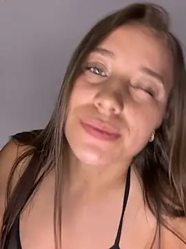 scarletvelvetx - ScarletVelvetX's free webcam - UK Sex Cams