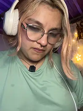 Sophia_Weest99 webcam