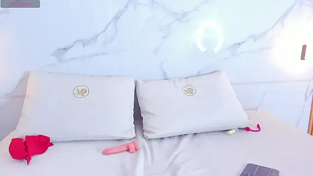 valerith_wink webcam