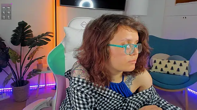 ariell_mini - Ariell_Mini's free webcam