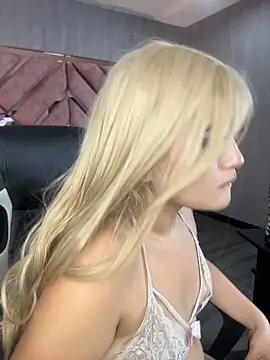 Watch lya_nekko_ live on EroticFlix - High definition streams