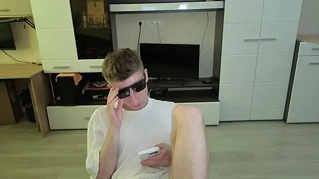 angryzan webcam