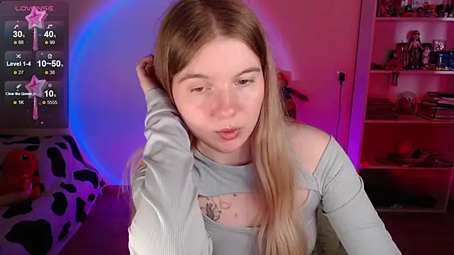 strawberry_juli - Strawberry_juli's free webcam