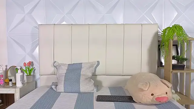 Emily_and_Sebastiannn webcam