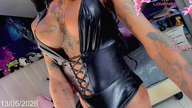 Nella_Dolls webcam