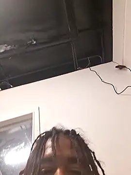 MrBendYouOver webcam