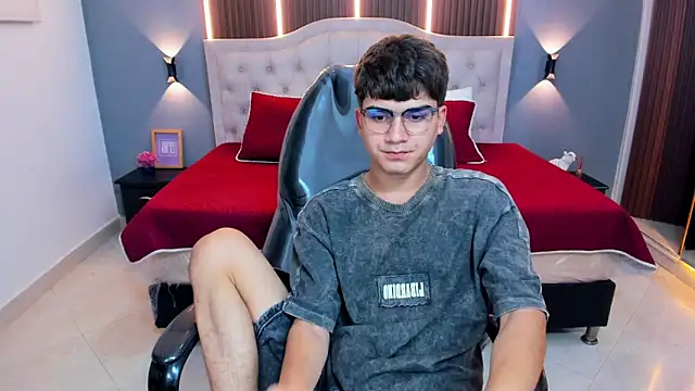 Tommy18__ webcam