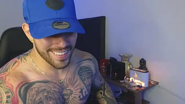 Ades_Lowe webcam