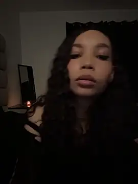 nikkiloveee