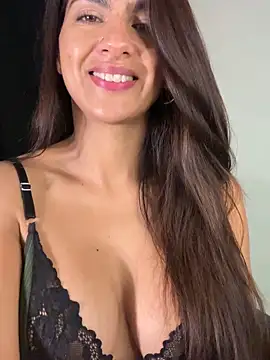 chicachocolate01 live sex cam