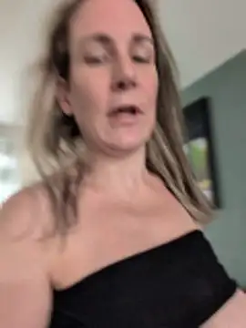 NaomiAndFriends webcam