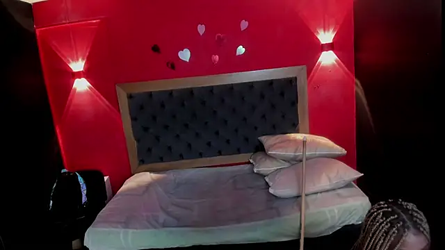YayaHilton webcam