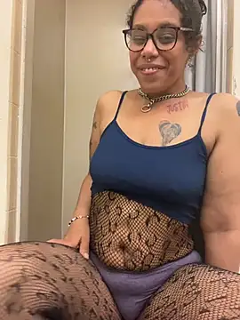 Desirae_Luciano