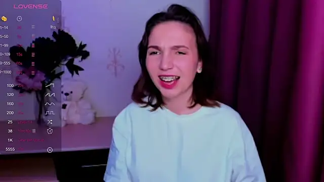 KindHazelHere_ webcam