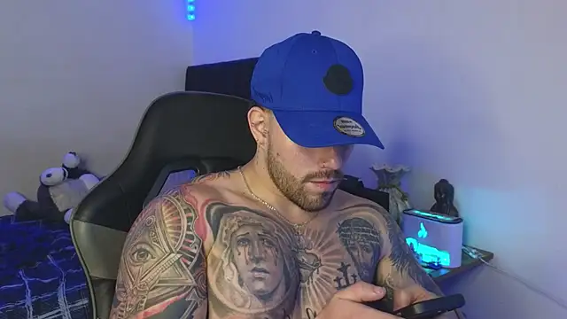 Ades_Lowe webcam