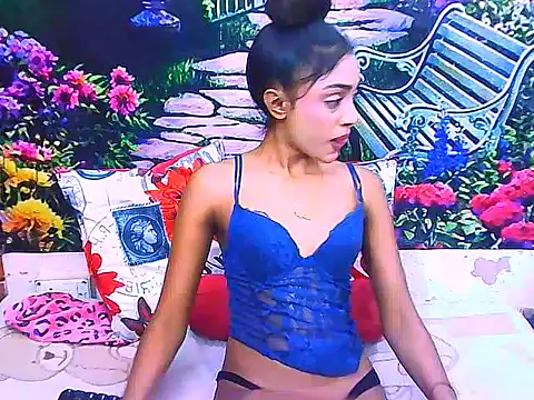 IndianPretty14u2Luv webcam