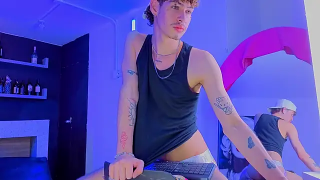 nova_salvatore webcam