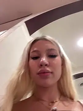 Kiss_Auroraa webcam