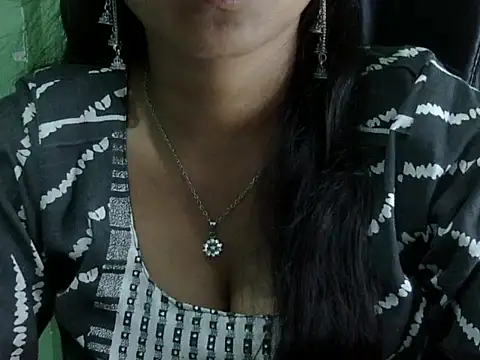 cute_love_1 - Cute_love_1's free webcam