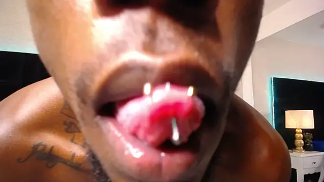 SkylerBigxxx webcam