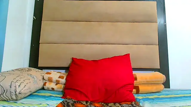 SpicyKittyxxx webcam