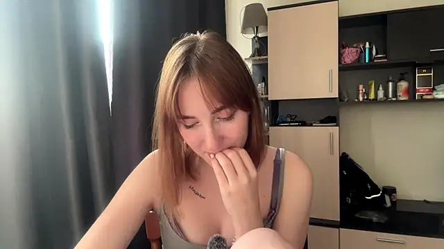 aquilineorites - AquilineOrites's free webcam