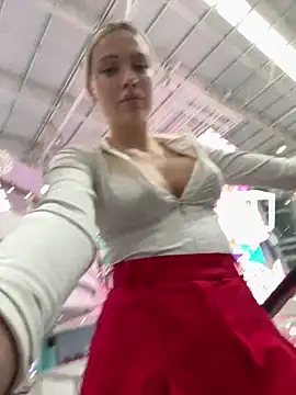 Girl-Mia Live Webcam on Stripchat