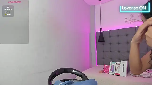 scarletcherry18 webcam