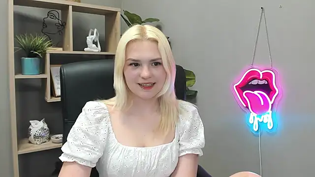 sweetlilyxo - SweetLilyxo's free webcam