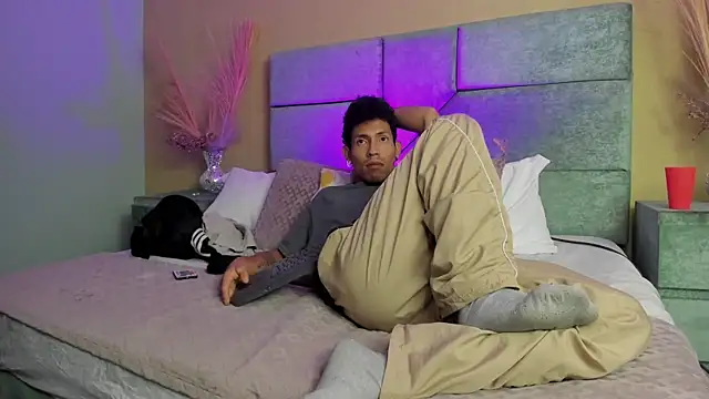NoaahTylor webcam