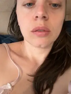 ladywithbigass online webcam