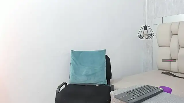Bella_adamss_ webcam