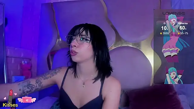 NaniiSisy webcam
