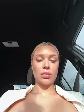 Girl-Mia live sex cam