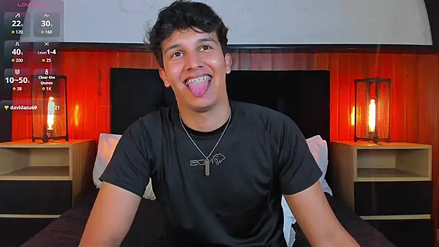 Leo_Savage_ webcam