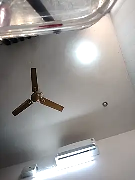 Cute-Janvi20 webcam