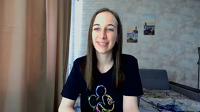 Anika_bloom webcam