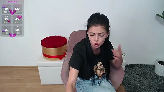 LadyLiia webcam