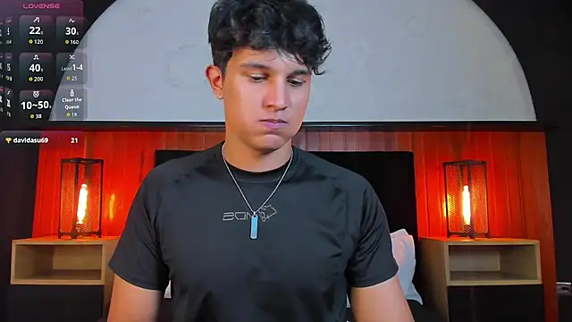 Leo_Savage_ webcam