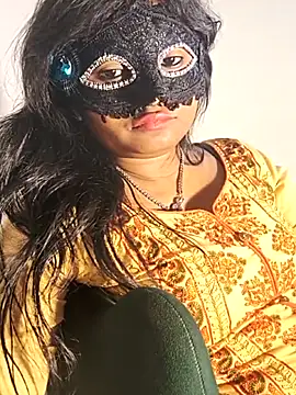 DIRTYSECRET_QUEEN_07
