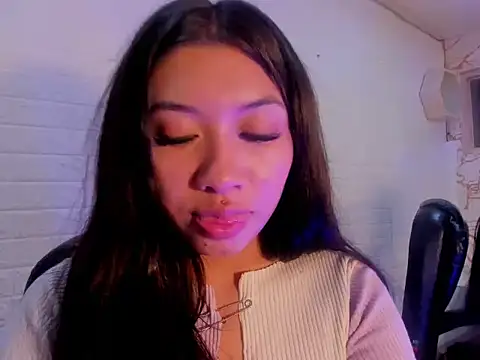 Aris_Logan webcam