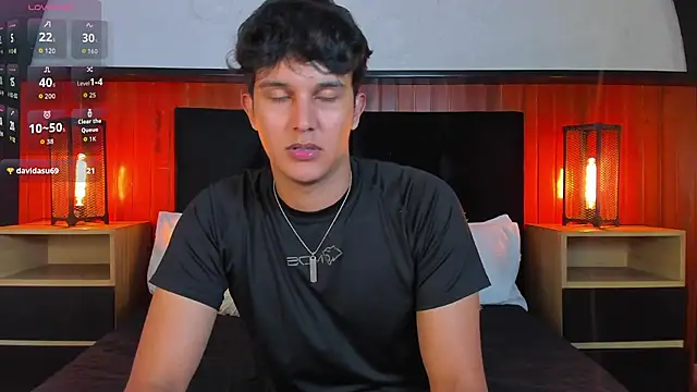 Leo_Savage_ webcam