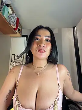 AsianMilfSheryl webcam