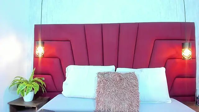 Maya_curvy webcam