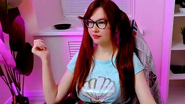 CarolGiggly live sex cam