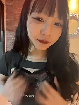 khaleesi_ying_ (F young) - ❗️戶外❗️ 裙底下的秘密㊙️ 歡迎來揭發