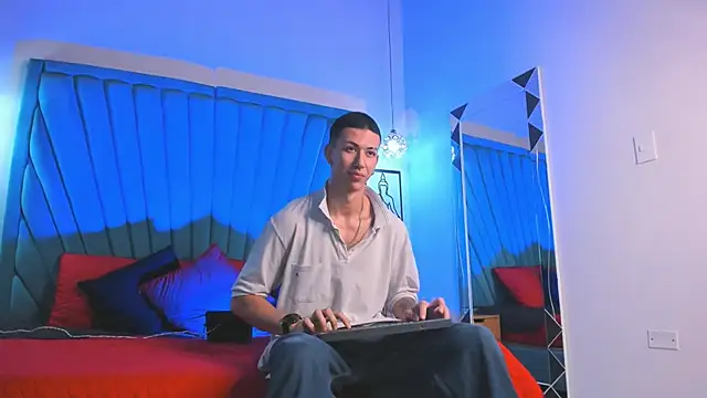 oliverthompsonjs - OliverThompsonJS's free webcam